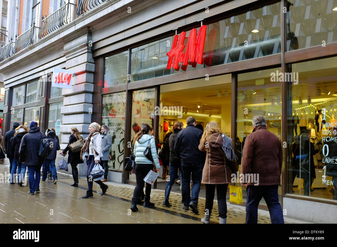 H and m store stock photos & h and m store stock images alamy Hm kids amsterdam