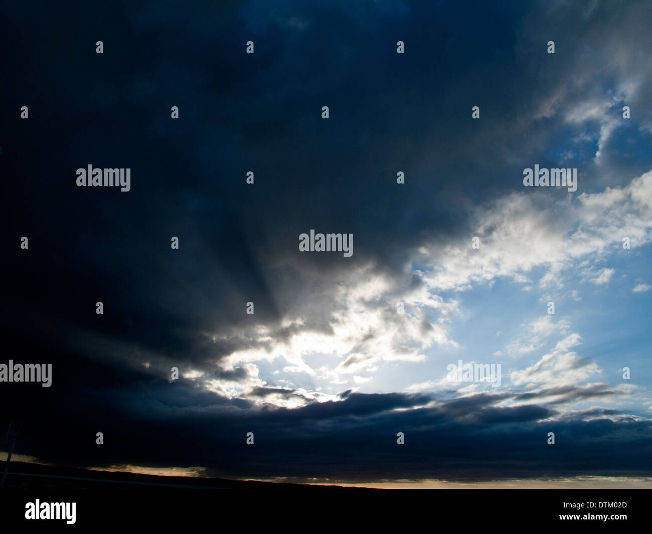 Dark sky heavy sky hi-res stock photography and images - Alamy