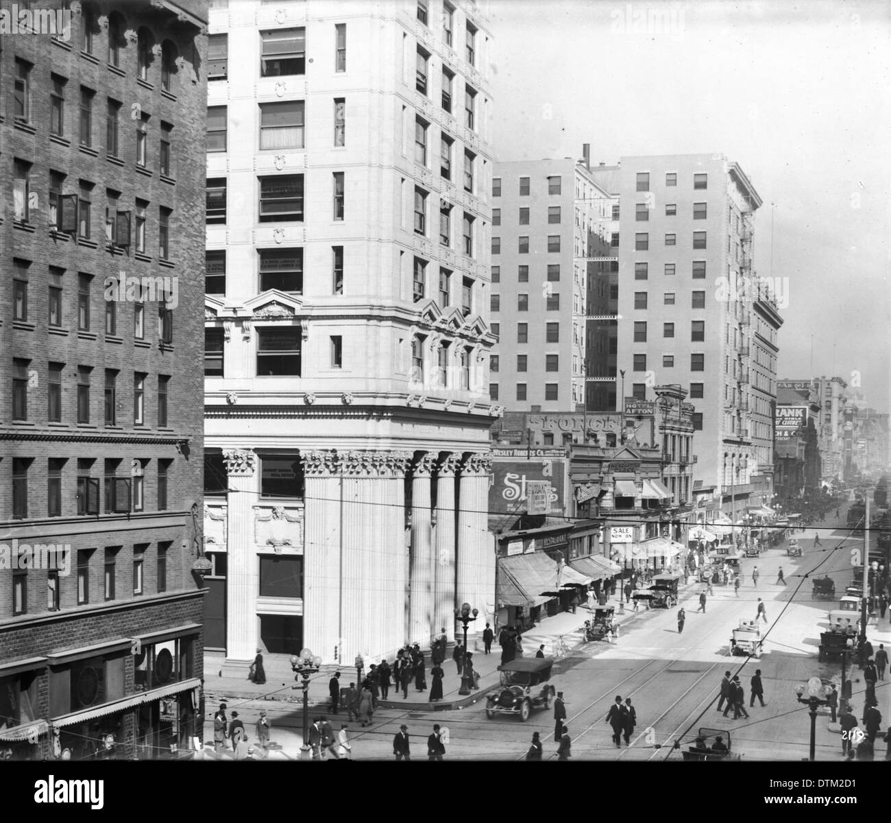 Spring Street looking north from 6th Street, downtown Los Angeles, 1915 ...