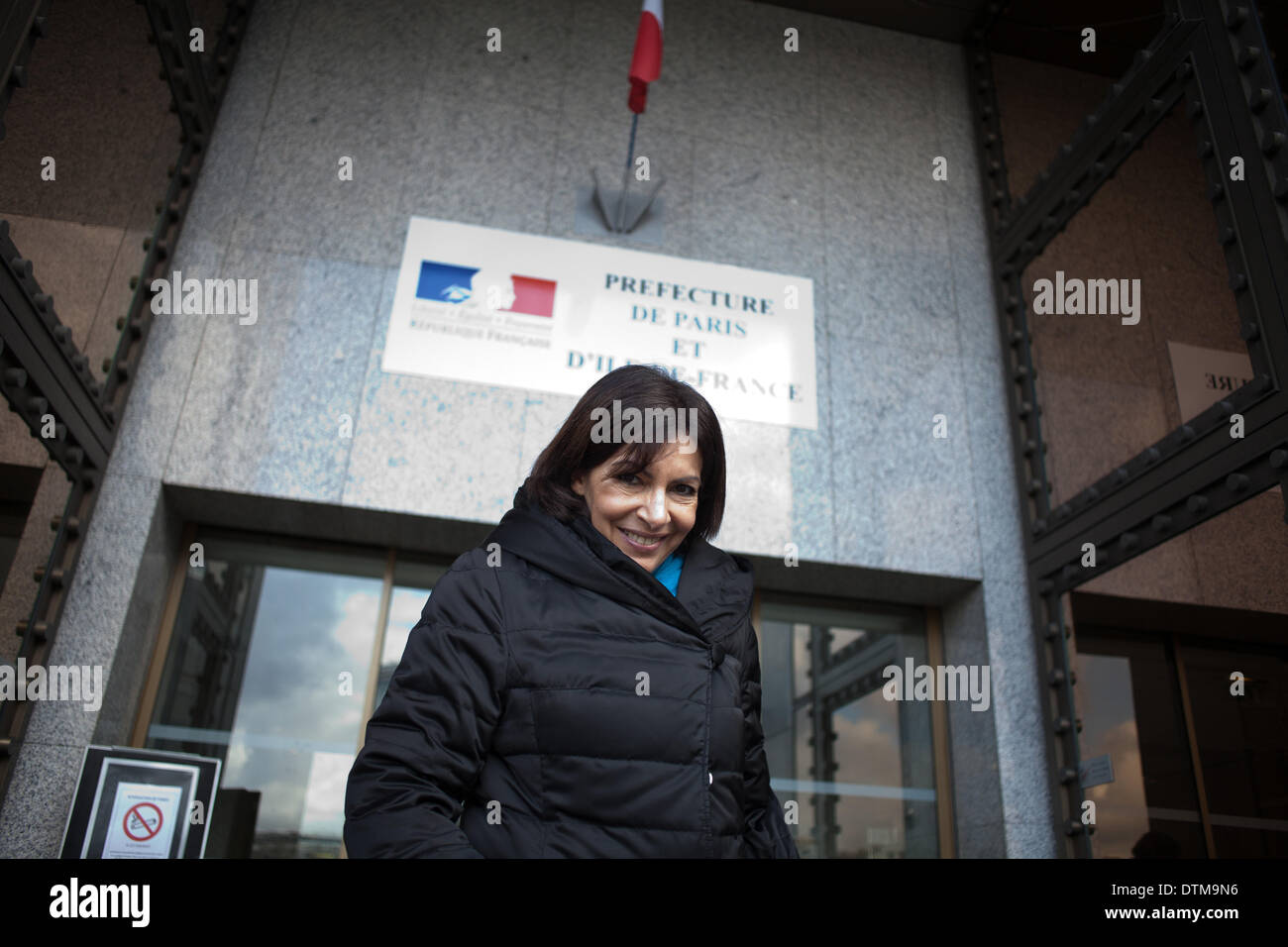 Paris, France. 19th Feb, 2014. Anne Hidalgo and heads of lists in the districts came submit their lists of candidates for municipal elections in the prefecture of Police 15th District. © Michael Bunel/NurPhoto/ZUMAPRESS.com/Alamy Live News Stock Photo