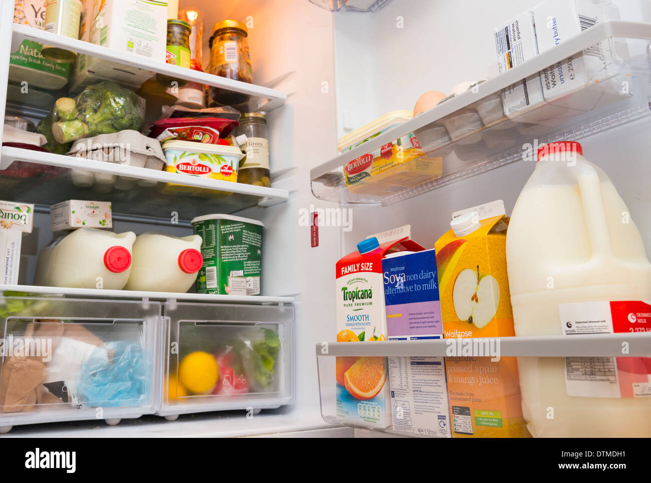 Stocked fridge hires stock photography and images Alamy