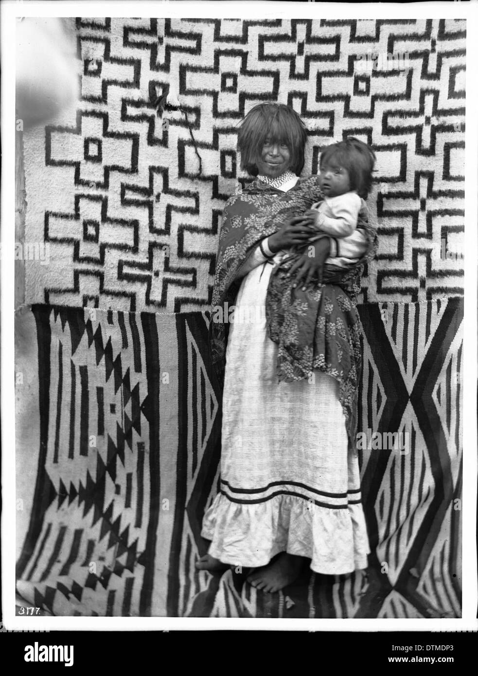 Young Walapai Indian mother with child in her arms, Hackbury, Arizona ...