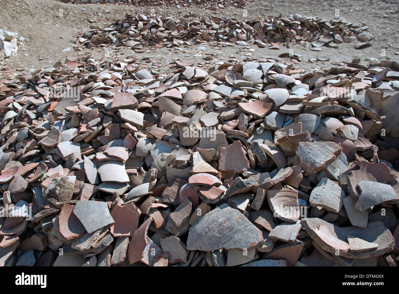Deir el Medina:Workers’ village: view of scraps of ceramic pots Stock Photo