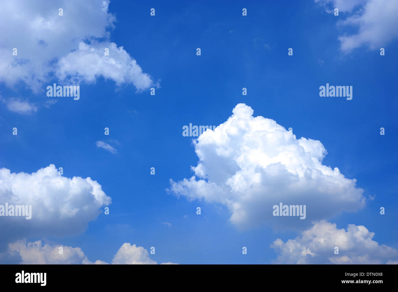 Textured cloud hi-res stock photography and images - Alamy