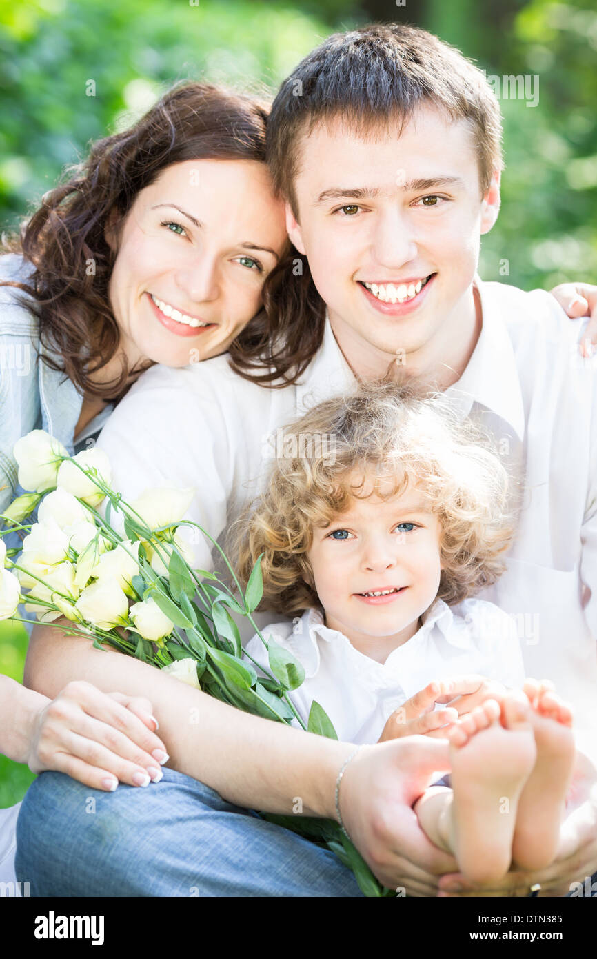 Happy family vertical summer hi-res stock photography and images - Alamy