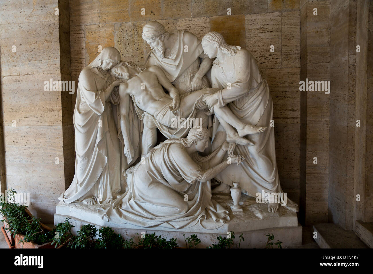 Statue of Jesus after the crucifixion Stock Photo - Alamy