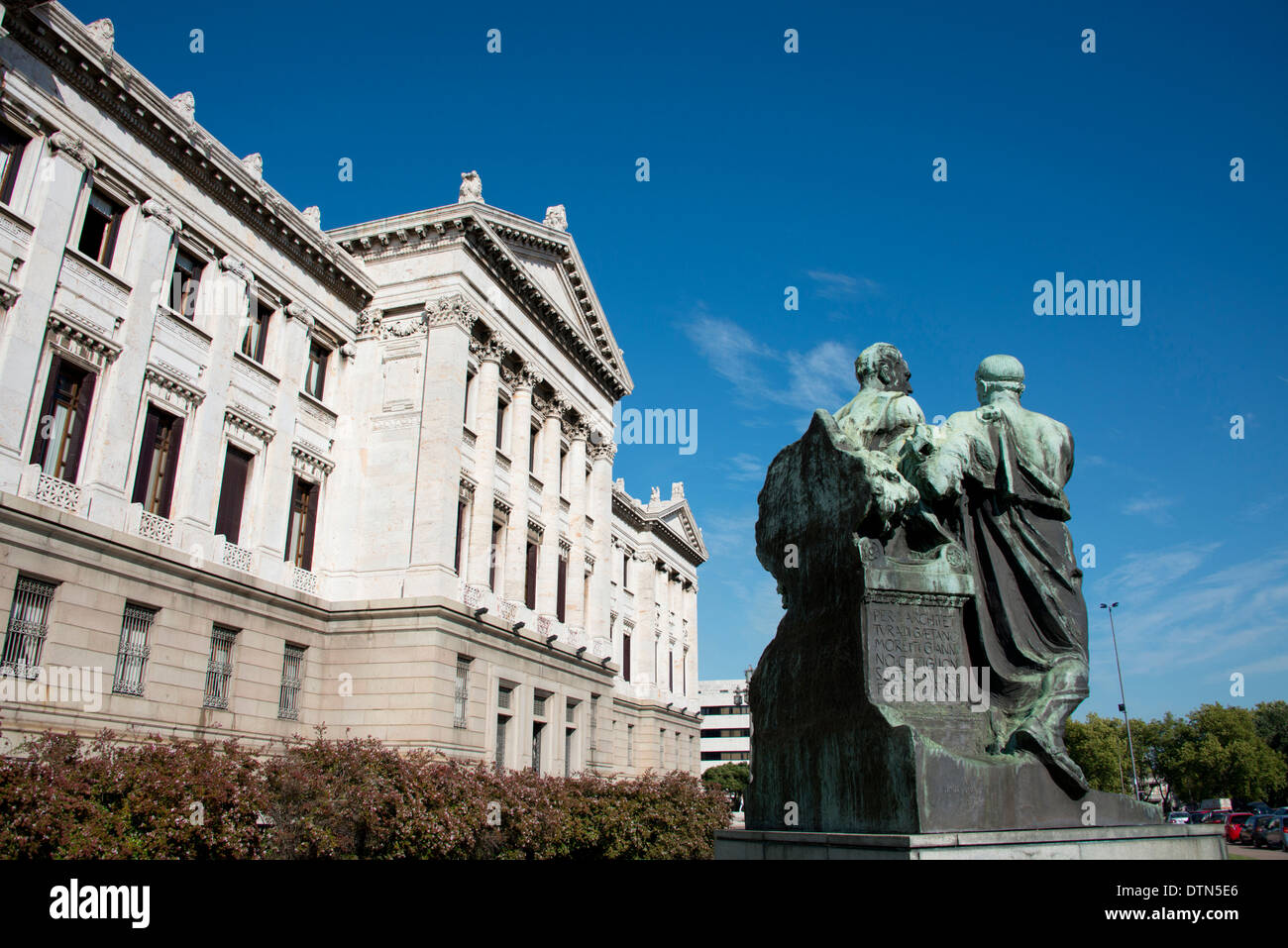 Uruguay, Montevideo. Legislative Palace, headquarters of the Uruguayan Parliament. Bronze statue by Giannino Castiglioni. Stock Photo