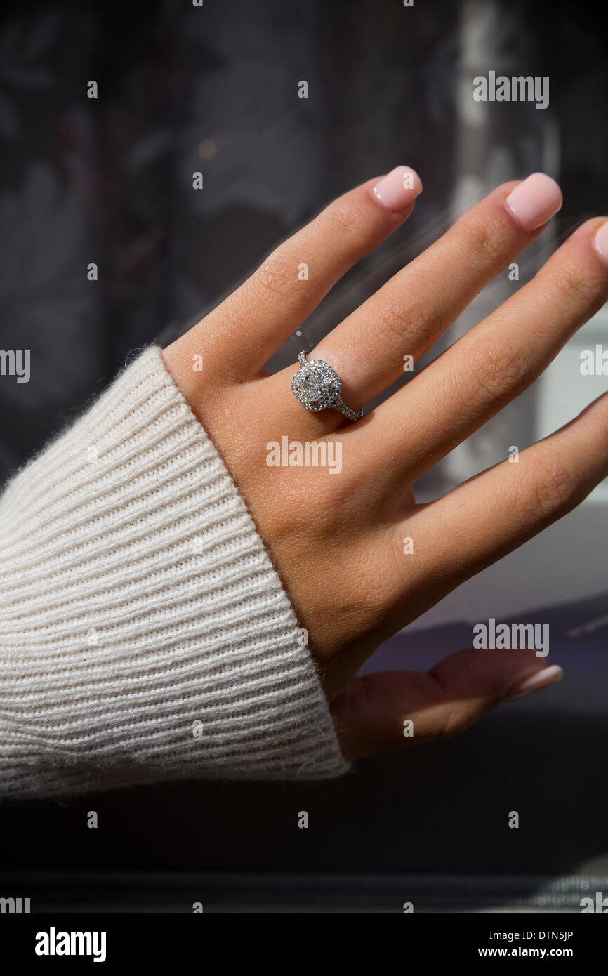 Jewellery finger ring hires stock photography and images Alamy