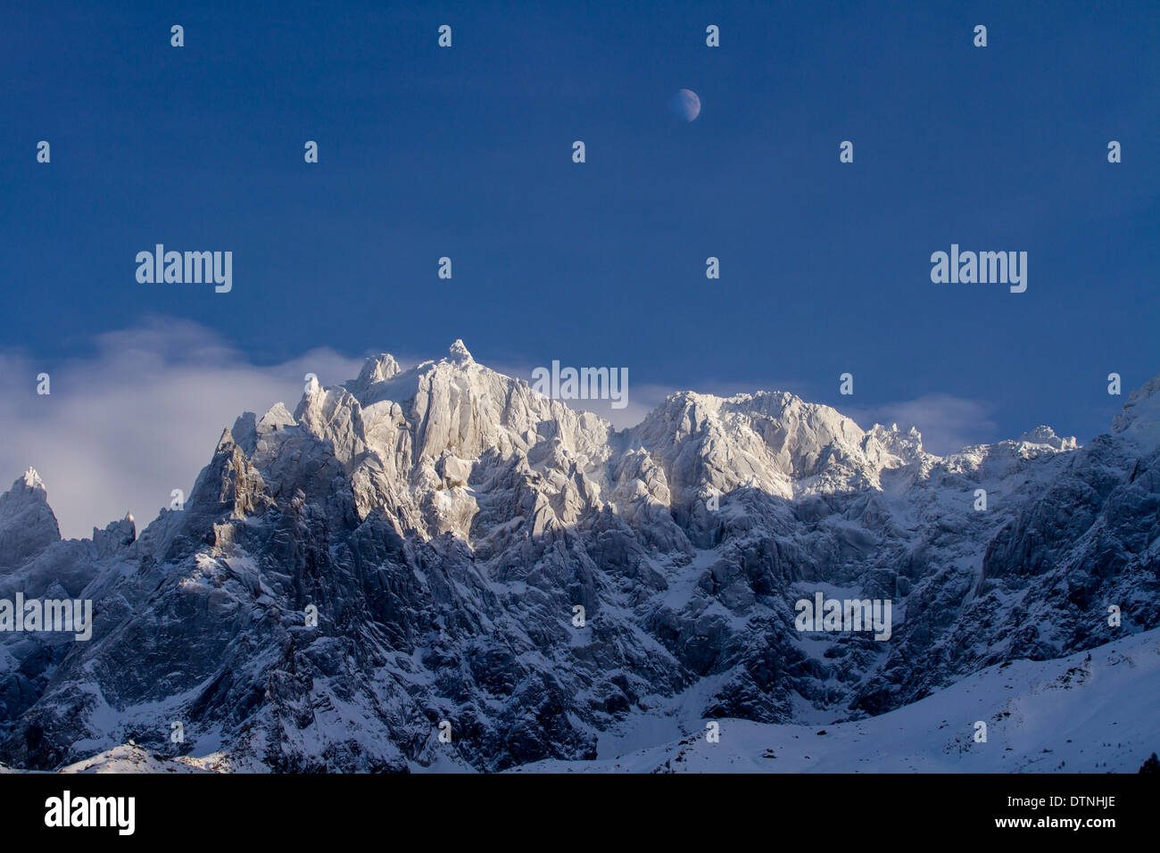 Aiguilles de chamonix hires stock photography and images Alamy