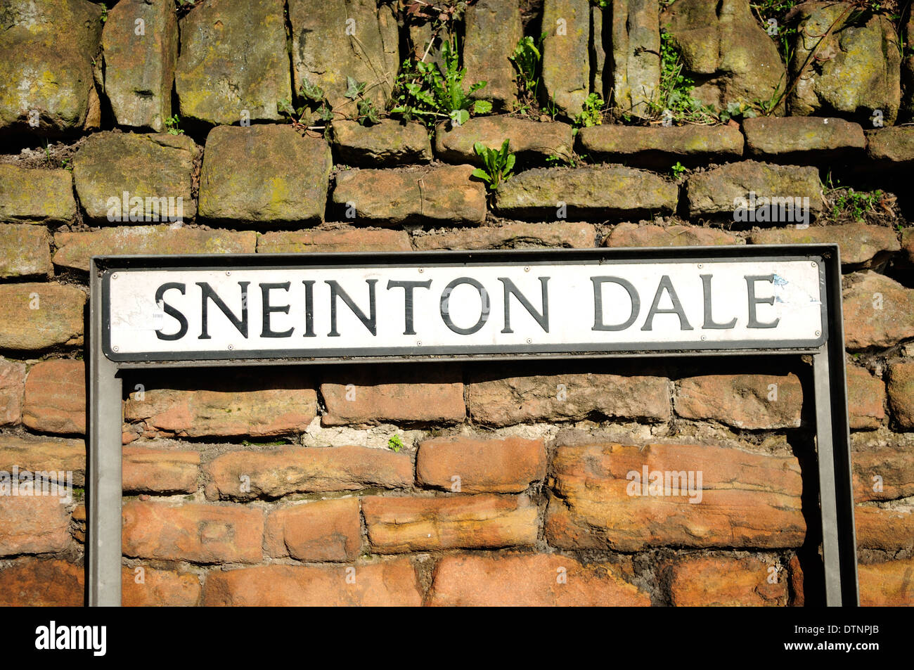 Sneinton Dale ,street sign ,Nottingham.UK Stock Photo Alamy