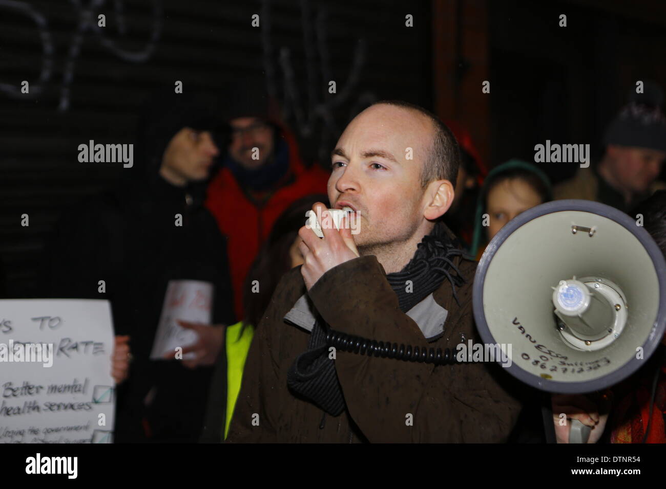 Dublin, Ireland. 21st February 2014. Socialist Party MEP Paul Murphy addresses the protest. Irish pro-choice activists protested outside the counselling offices of Good Counsel Network Ireland in Dublin. The offices are located directly next to a Marie Stopes Centre, which provides pro-choice pregnancy counselling services. Credit:  Michael Debets/Alamy Live News Stock Photo