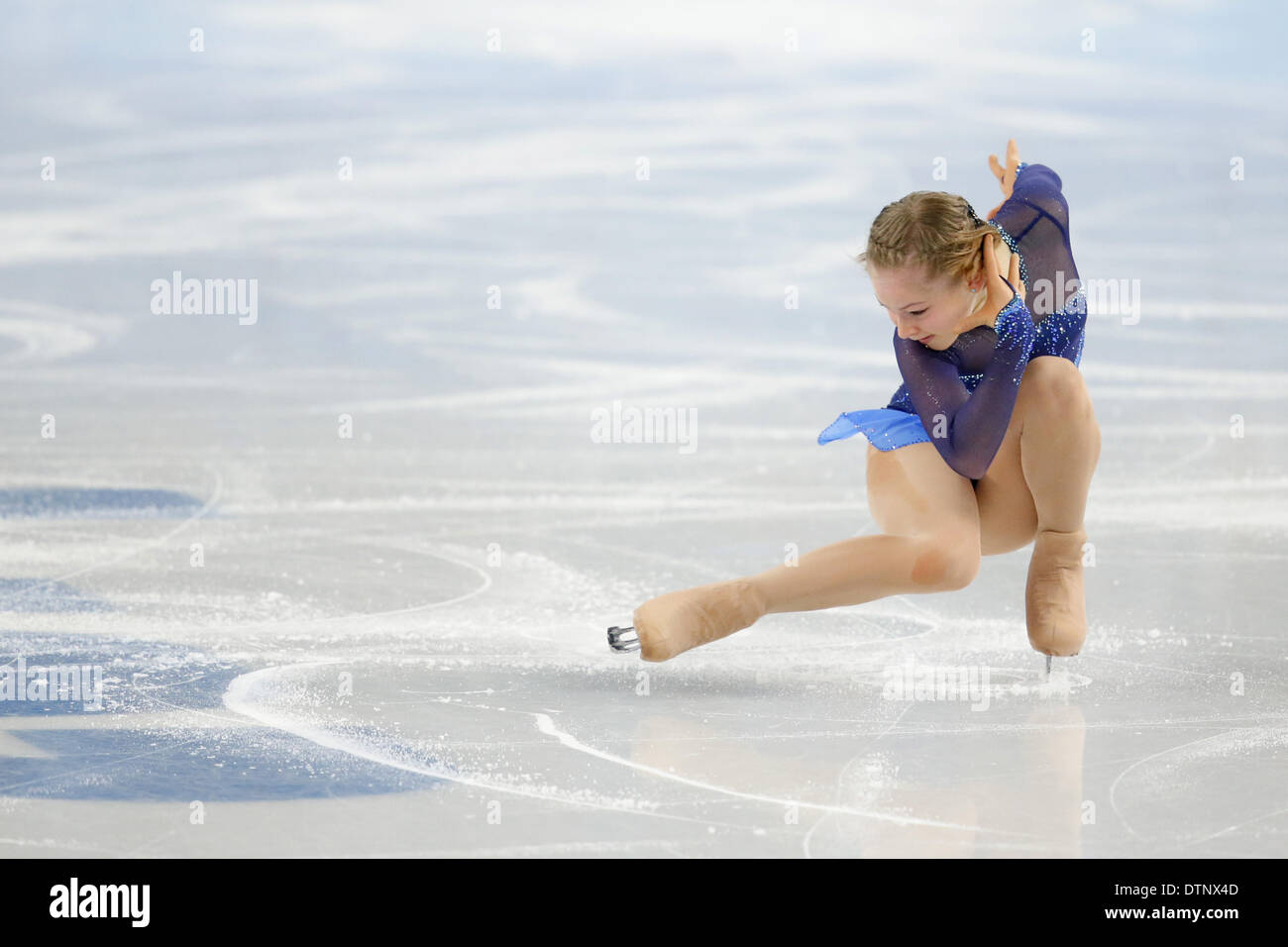 липницкая олимпиада 2014. анна щербакова и юлия липницкая. елена грушина фигуристка. юлия липницкая олимпиада. Yulia lipnitskaya sochi 2014 short program.