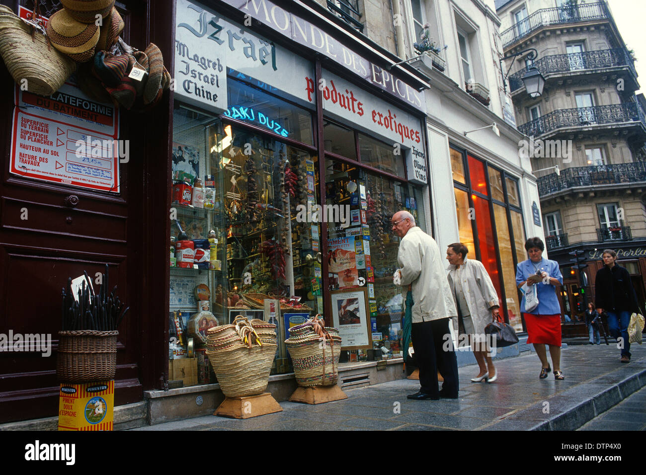 Izrael - Le Monde des Epices, specialty shop Rue Francois Miron, Paris, France. Stock Photo