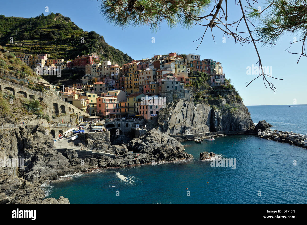 Town of Manarola, Cinque Terre on the Ligurian Sea Stock Photo Alamy