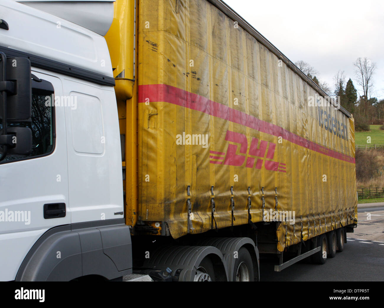 Articulated trailers hires stock photography and images Alamy