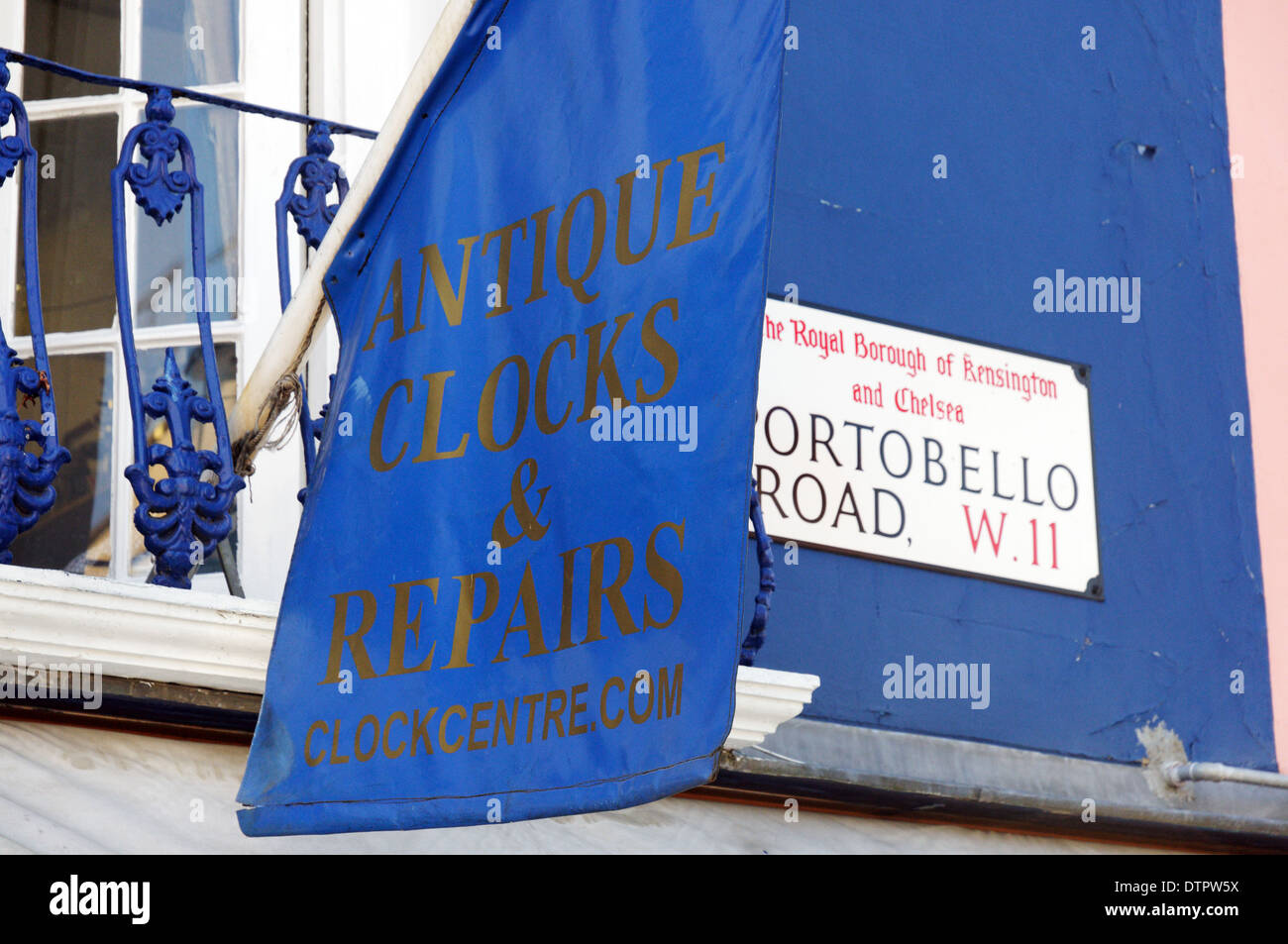 Antique clock shop hires stock photography and images Alamy
