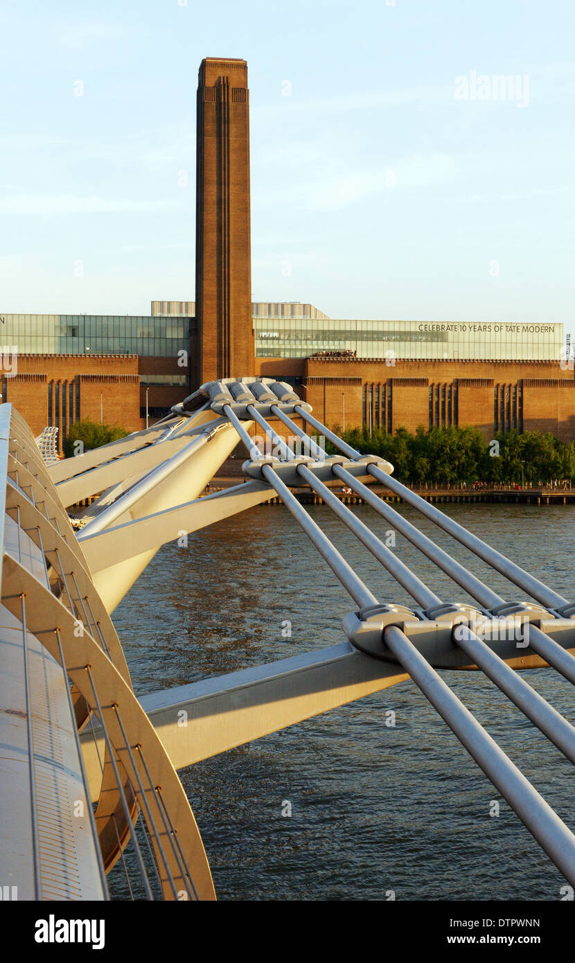 Tate Modern and the Millennium Bridge, London Stock Photo