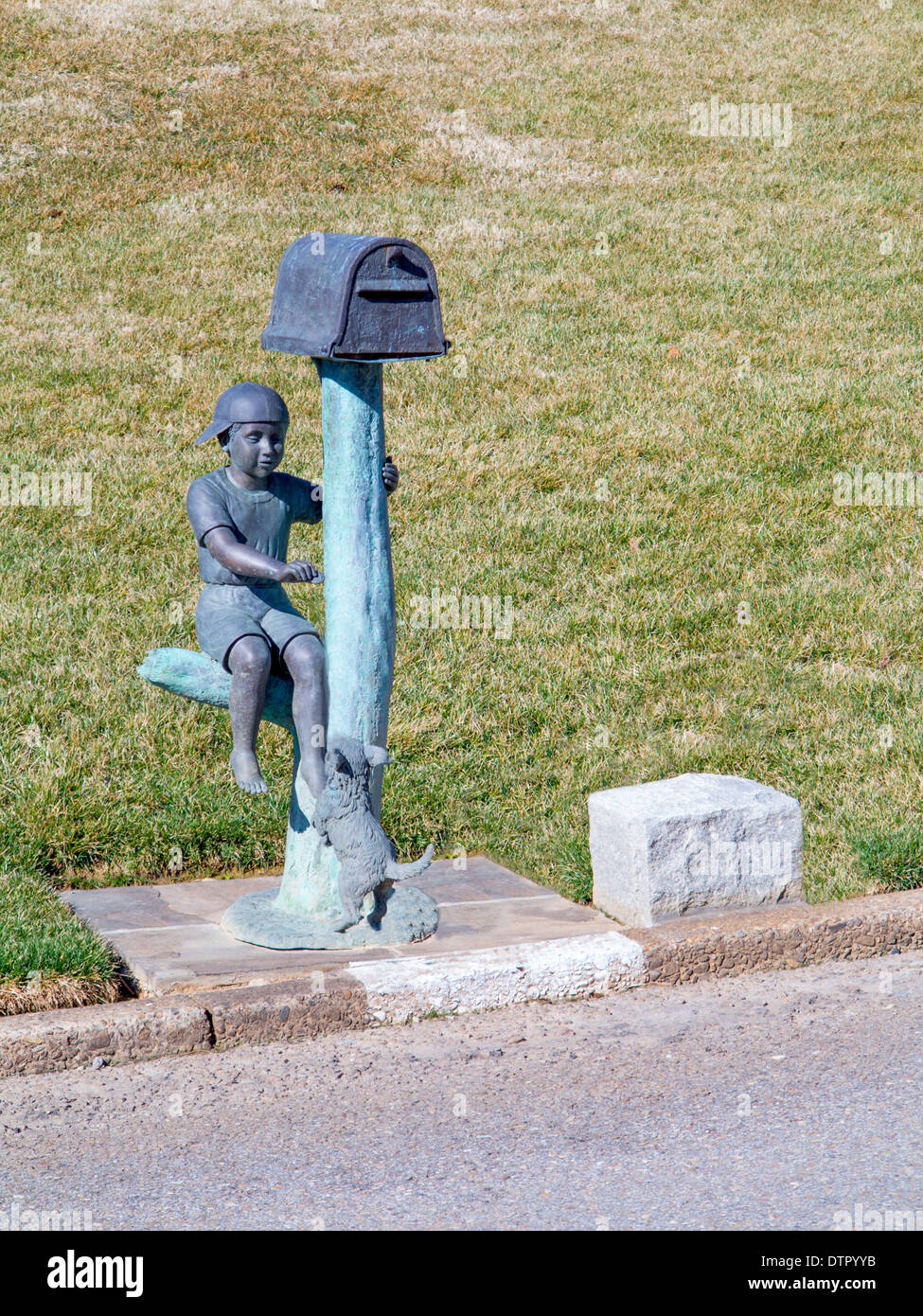 Mailbox and boy hi-res stock photography and images - Alamy