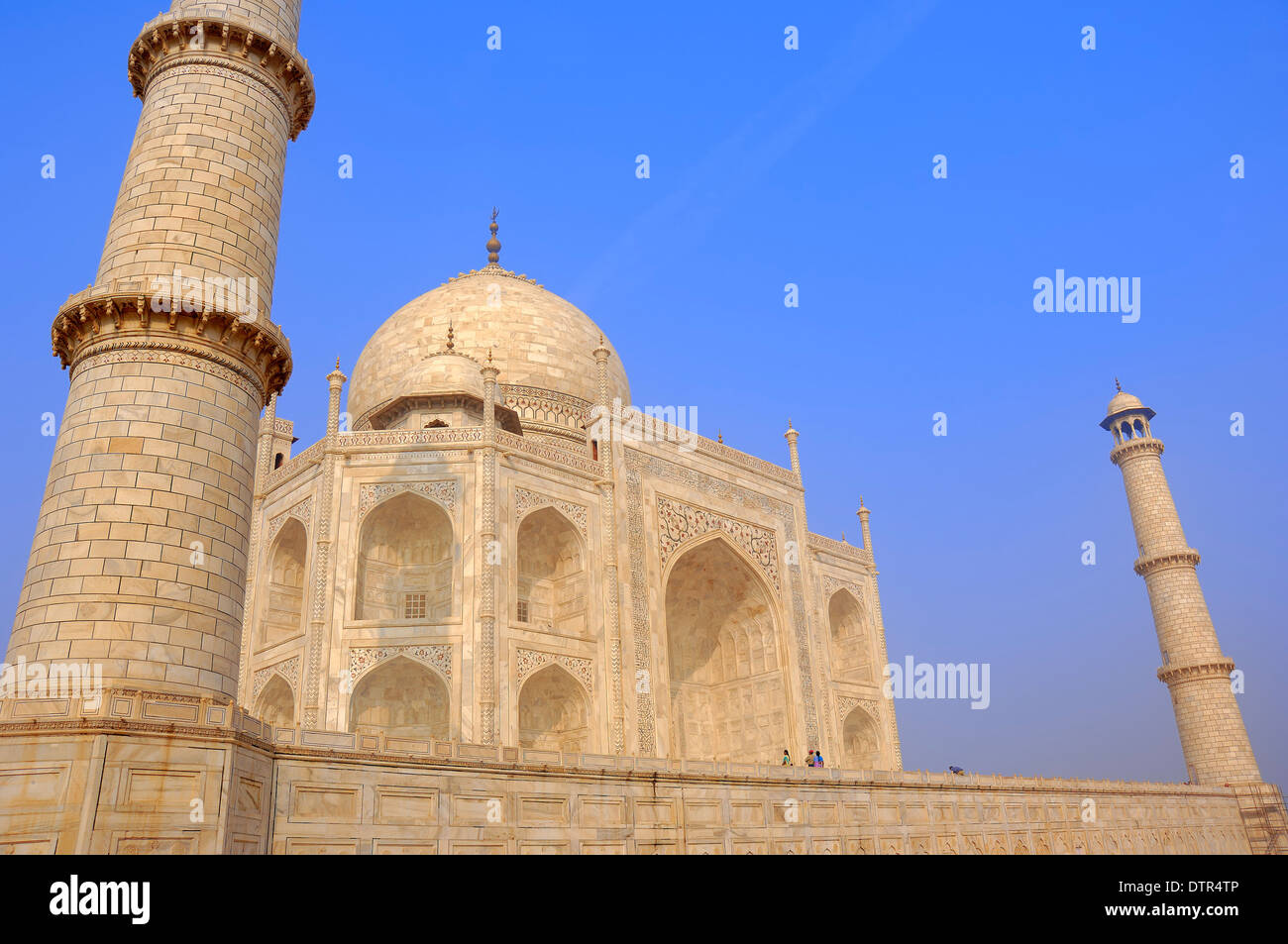 Taj Mahal Mausoleum Built By Mughal Emperor Shah Jahan In Memory Of His Wife Mumtaz Mahal 0816