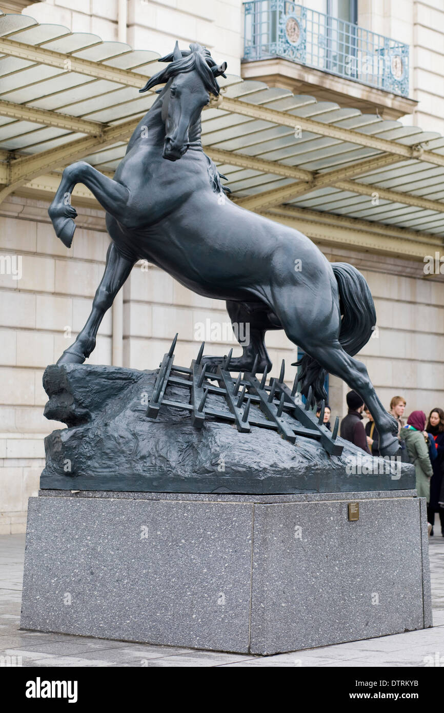 Horse sculpture outside the Musée d'Orsay, Paris Stock Photo - Alamy
