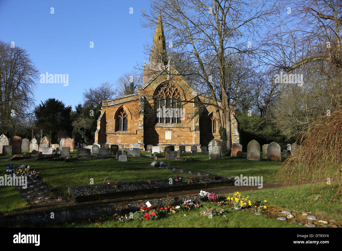 Bugbrooke village church and grave yard Stock Photo Alamy