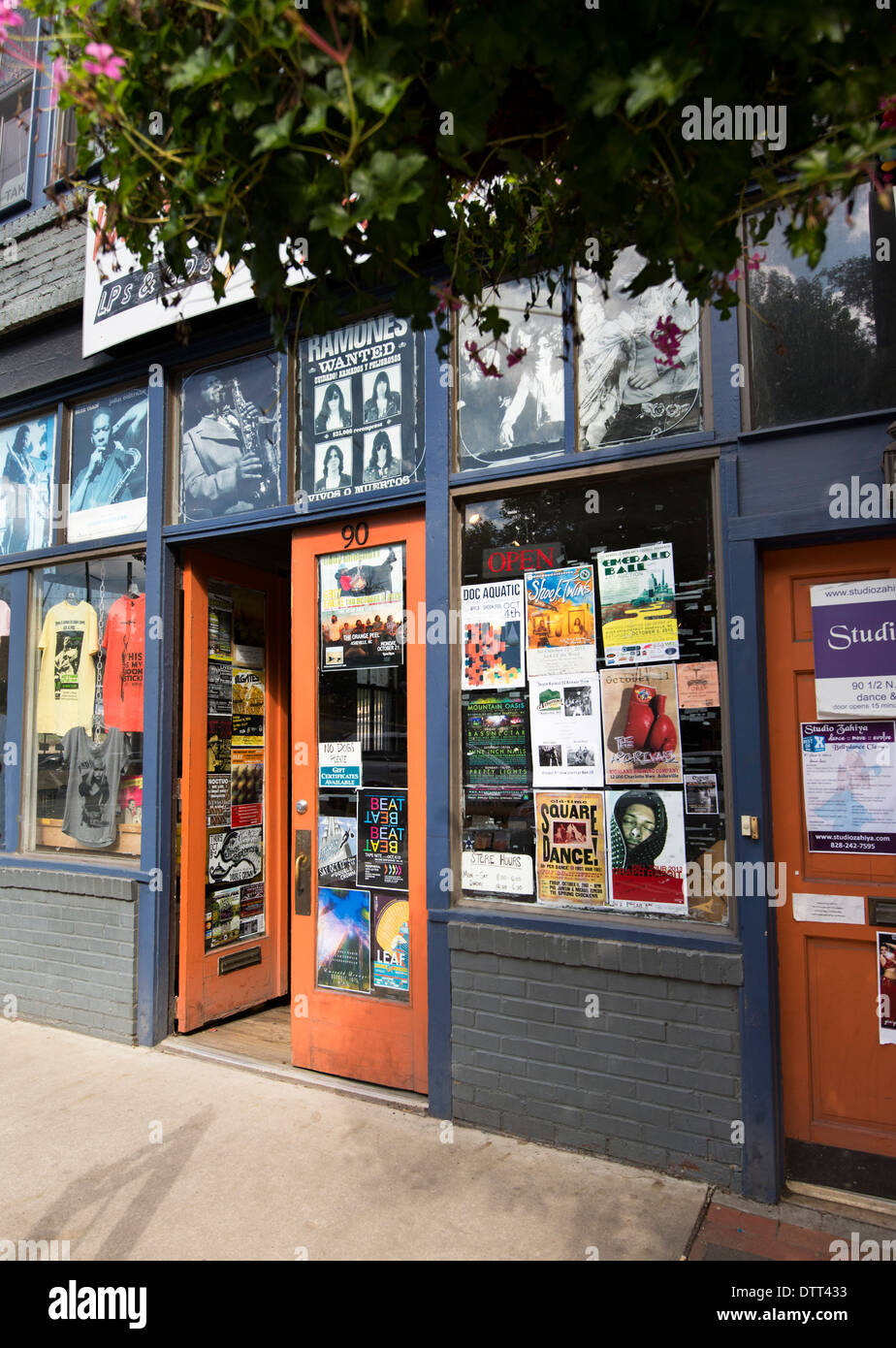Shop front with blue doors hires stock photography and images Alamy