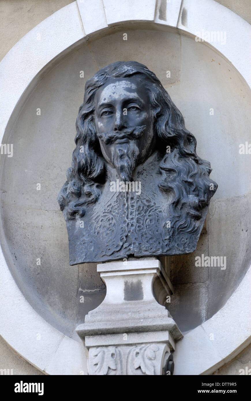 London, England, UK. Bronze bust (c1800) of Charles I (1600-49) above the door of Banqueting House on Whitehall Stock Photo