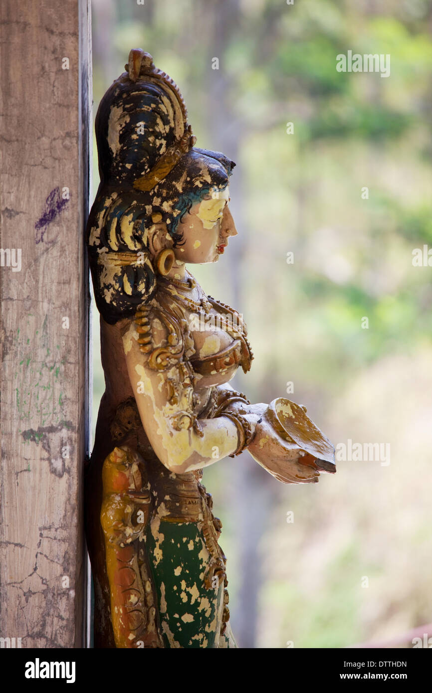 Ancient hindu temple statue hi-res stock photography and images - Alamy