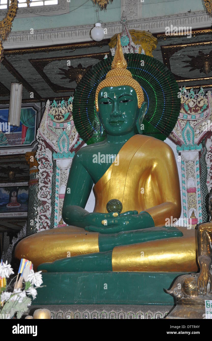 Gruener buddha hi-res stock photography and images - Alamy Gruener buddha hi-res stock photography and images - Alamy