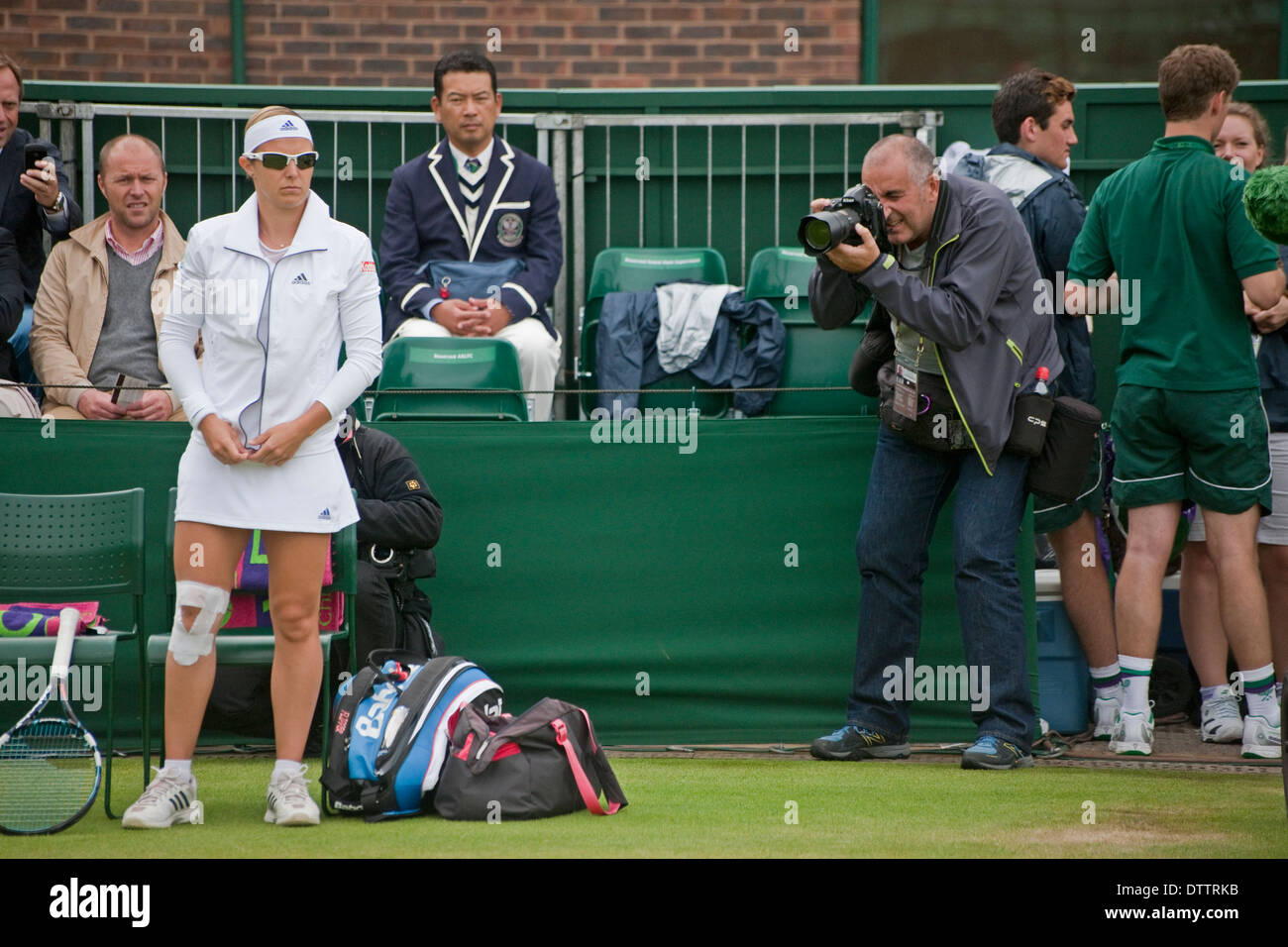 Female tennis player wearing sunglasses hires stock photography and images Alamy