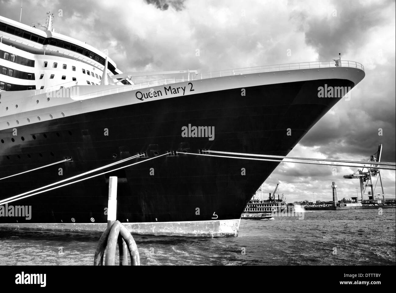 Queen Mary 2 Stock Photo