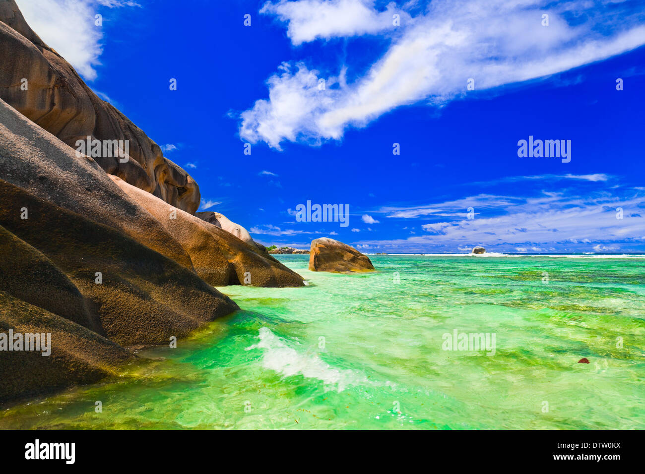 Tropical beach hi-res stock photography and images - Alamy