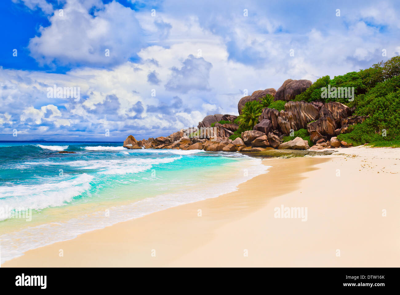 Beach painting tropical hi-res stock photography and images - Alamy