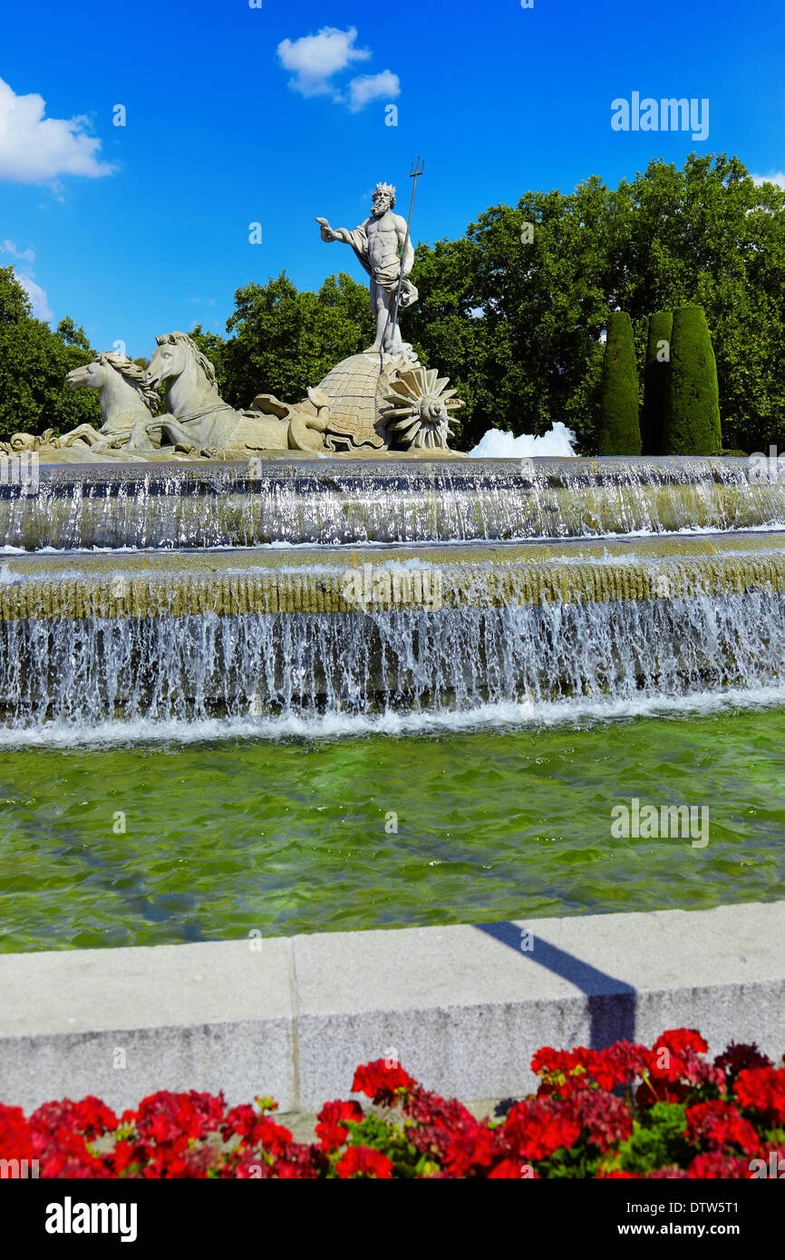 Fountain neptune madrid hires stock photography and images Alamy