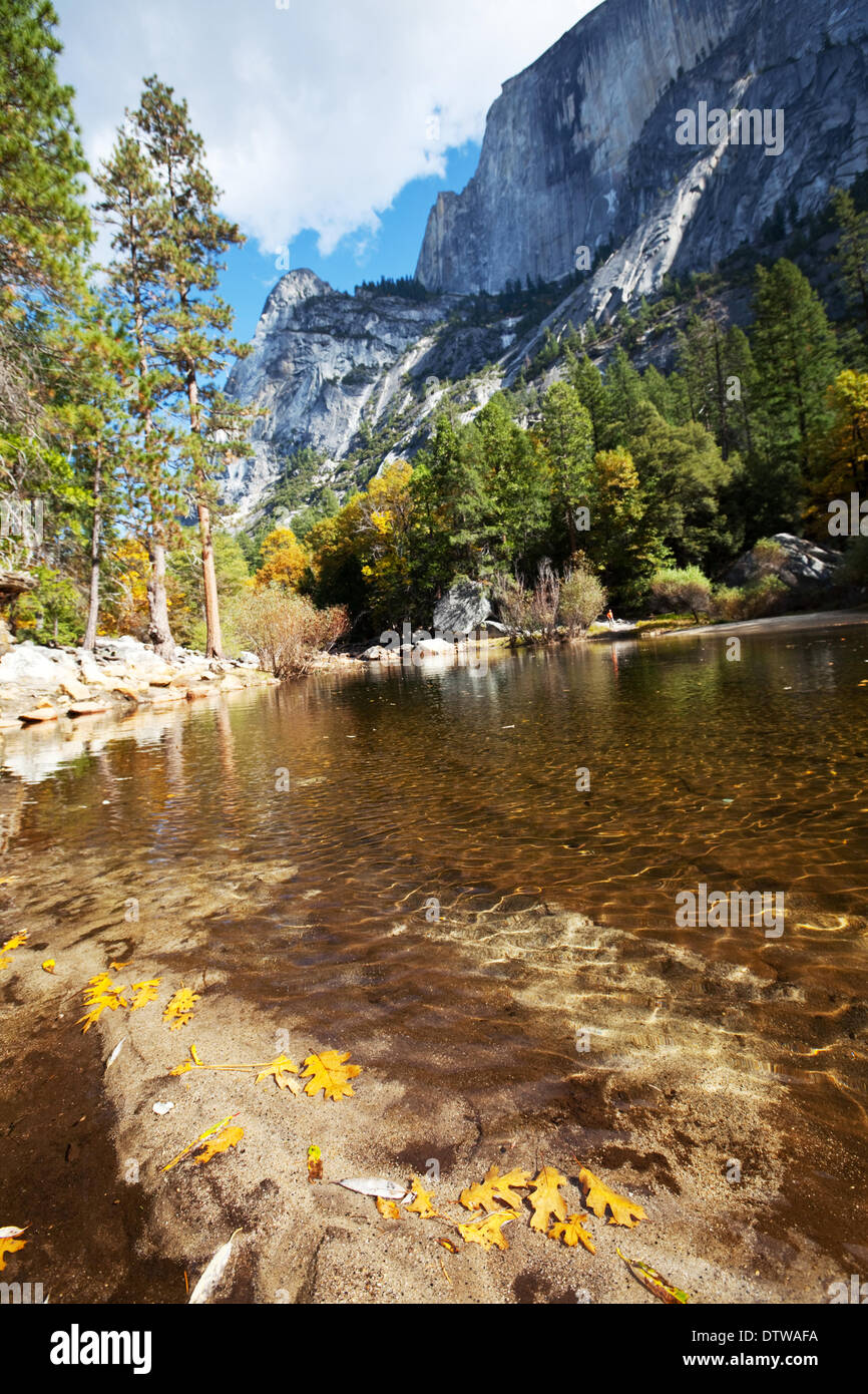 Mirror lake yosemite hike hi-res stock photography and images - Alamy