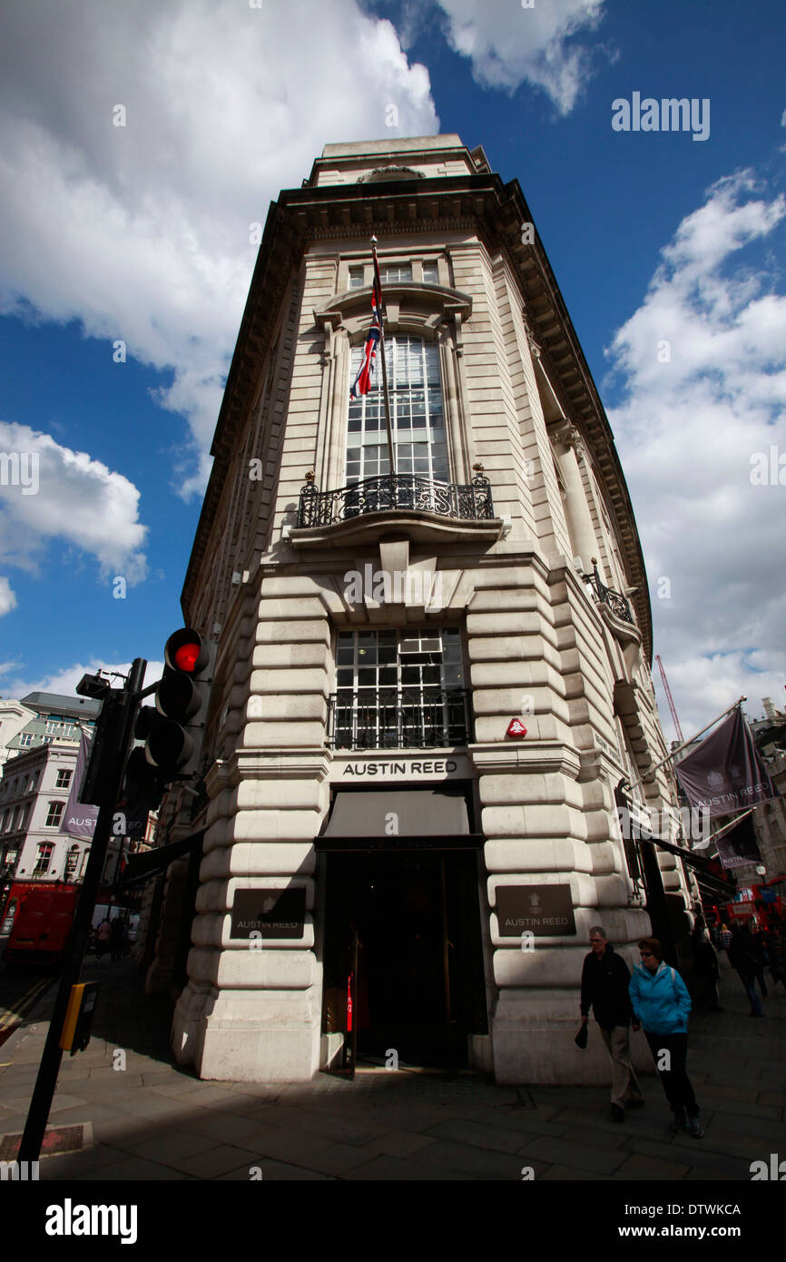 A shop at 100 Regent Street that use to be Aquascutum shop Stock Photo -  Alamy