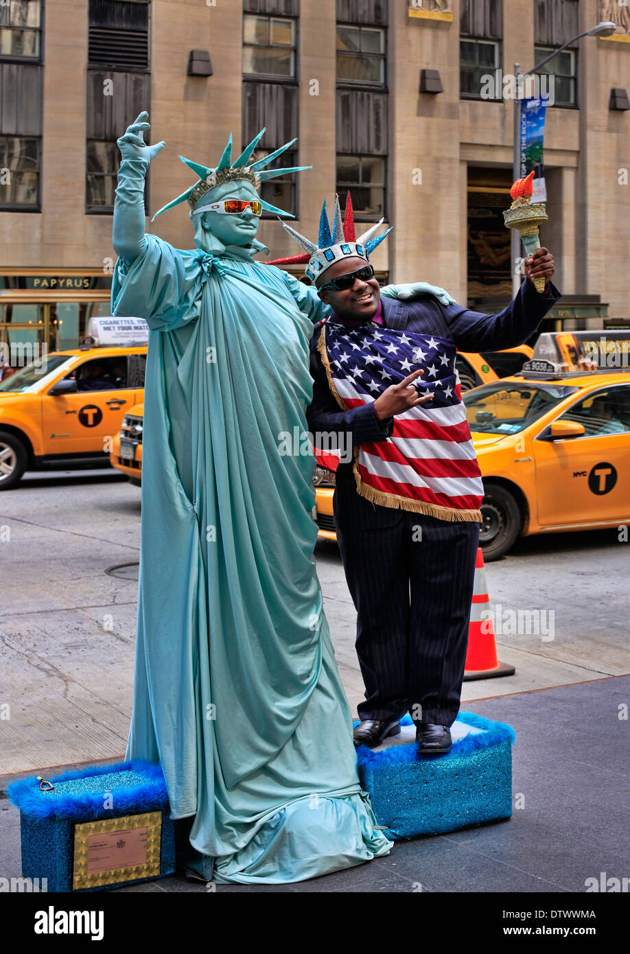 Statue of liberty caricature hi-res stock photography and images - Alamy