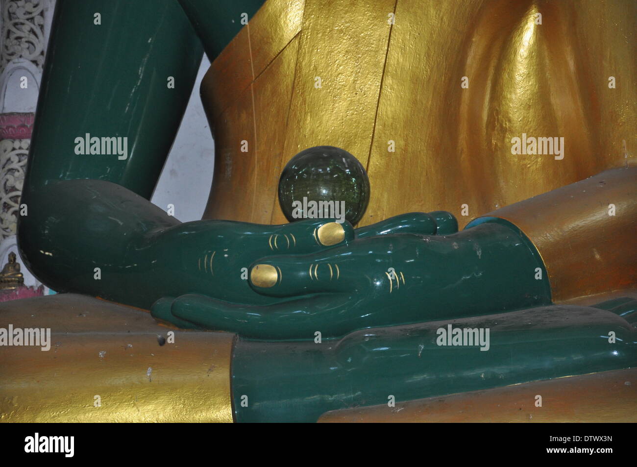 Gruener buddha hi-res stock photography and images - Alamy