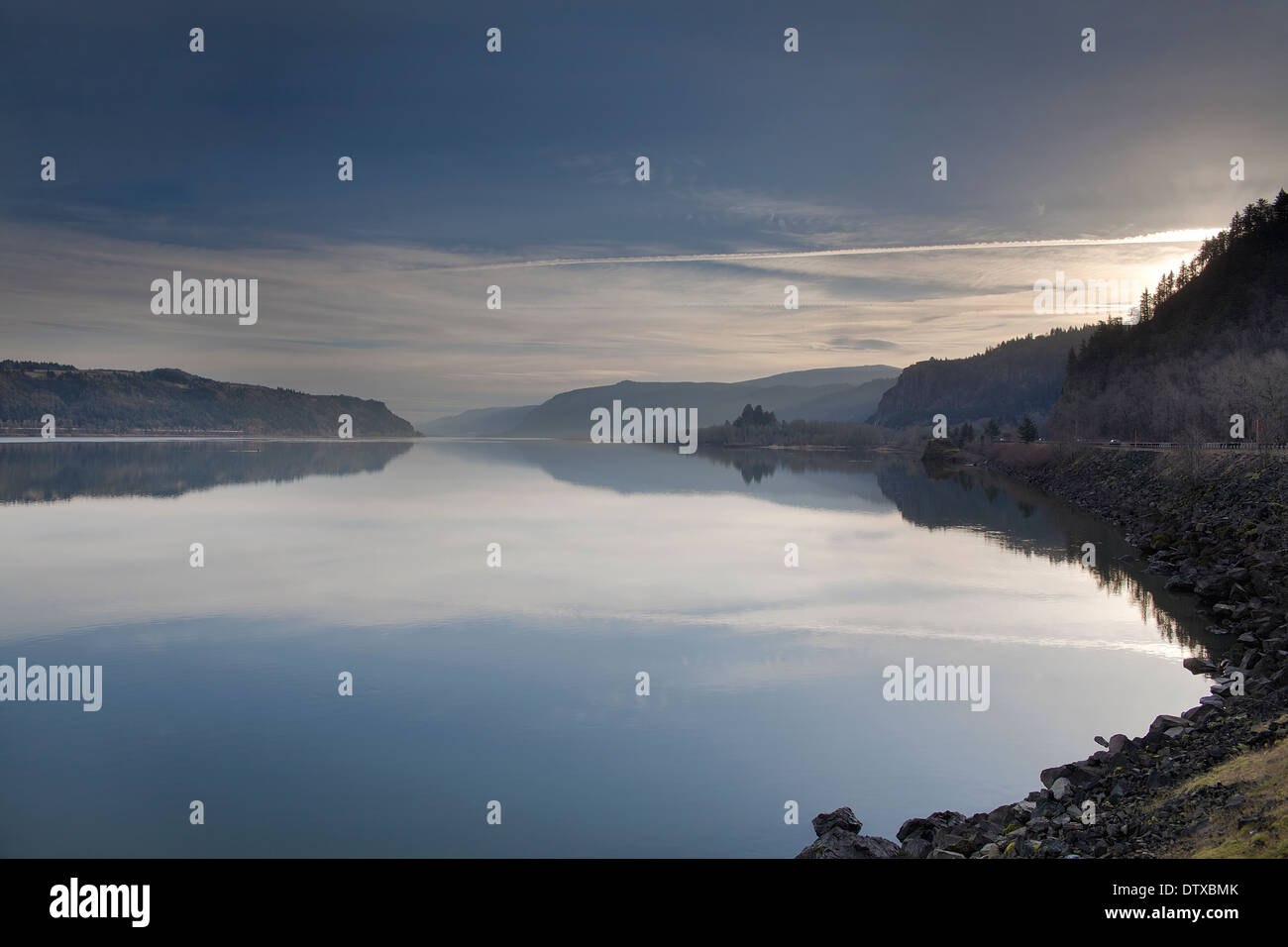 Rooster rock and columbia river hi-res stock photography and images - Alamy