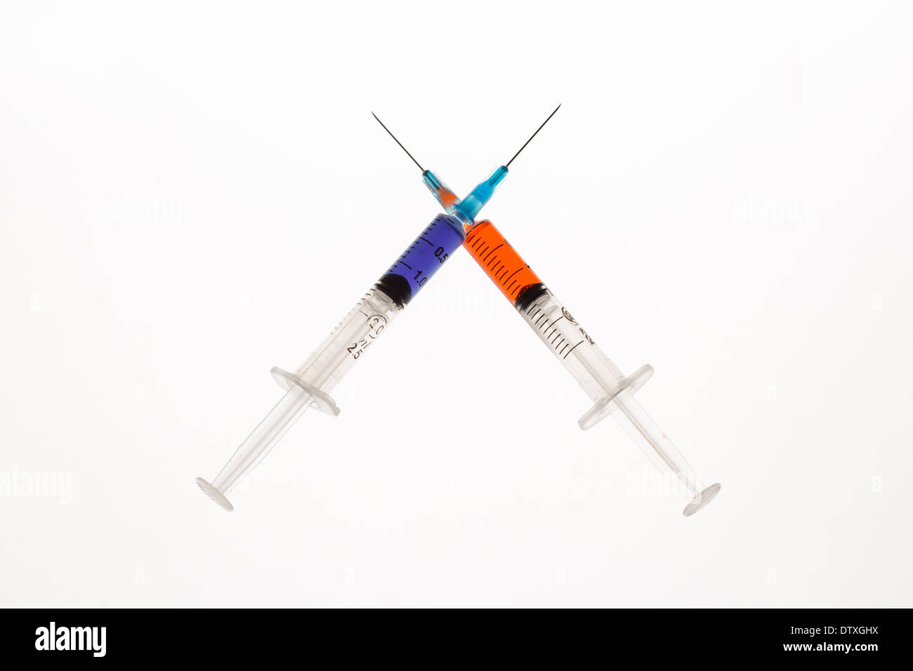 Crossed syringes hires stock photography and images Alamy