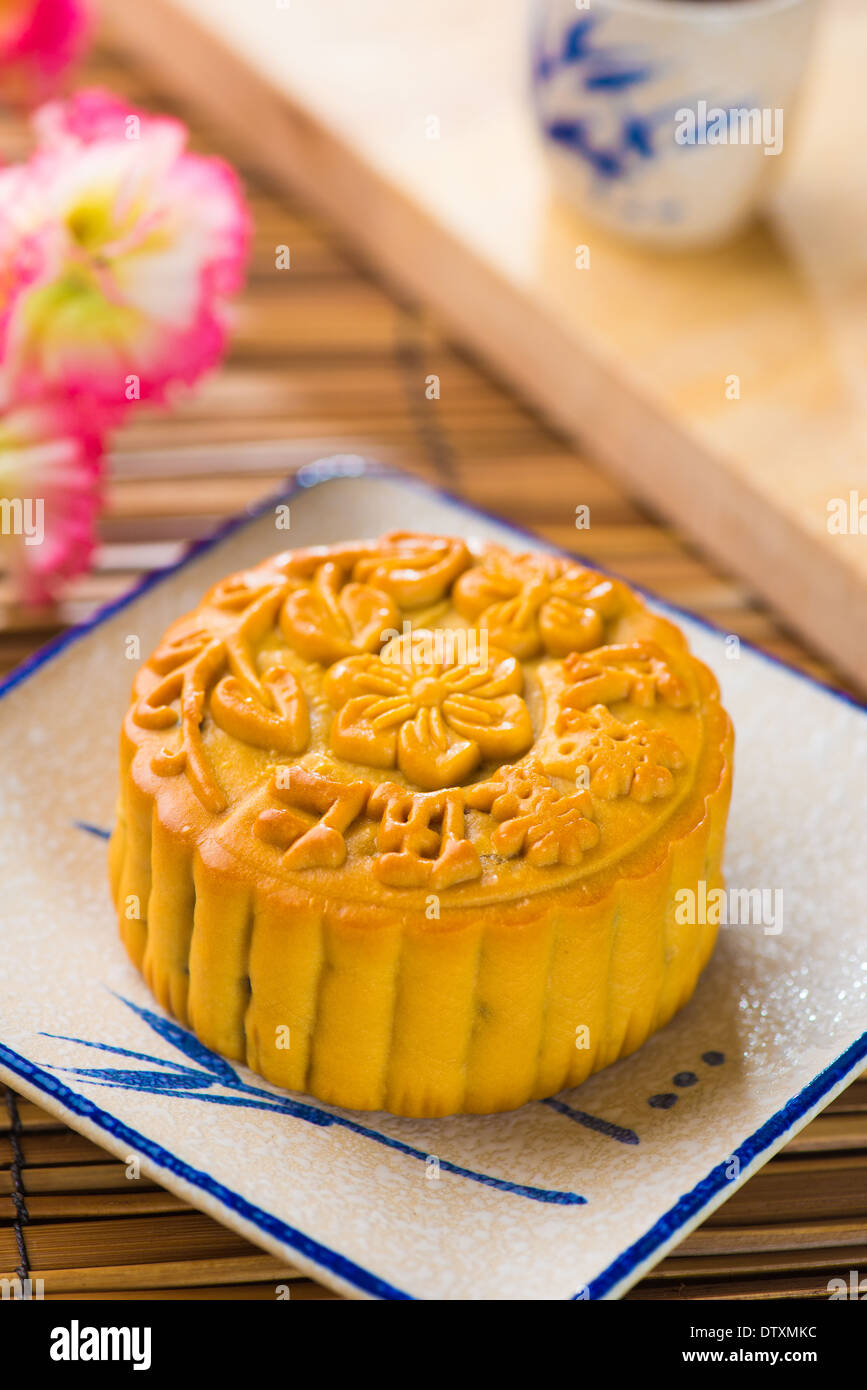 mooncake , traditional chinese foods during mid autumn festival Stock ...