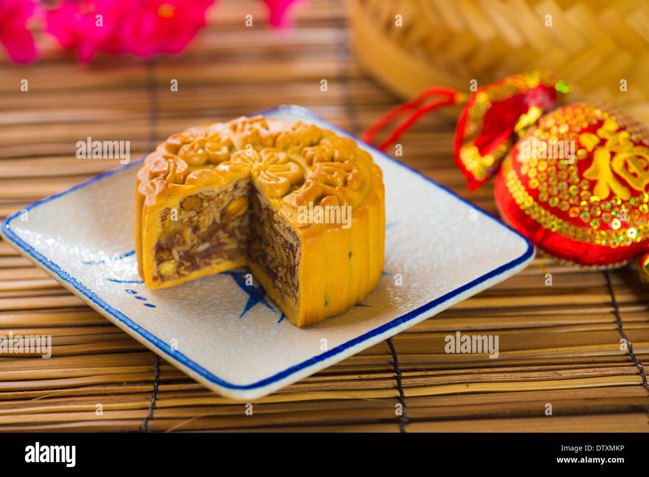 mooncake , traditional chinese foods during mid autumn festival Stock ...