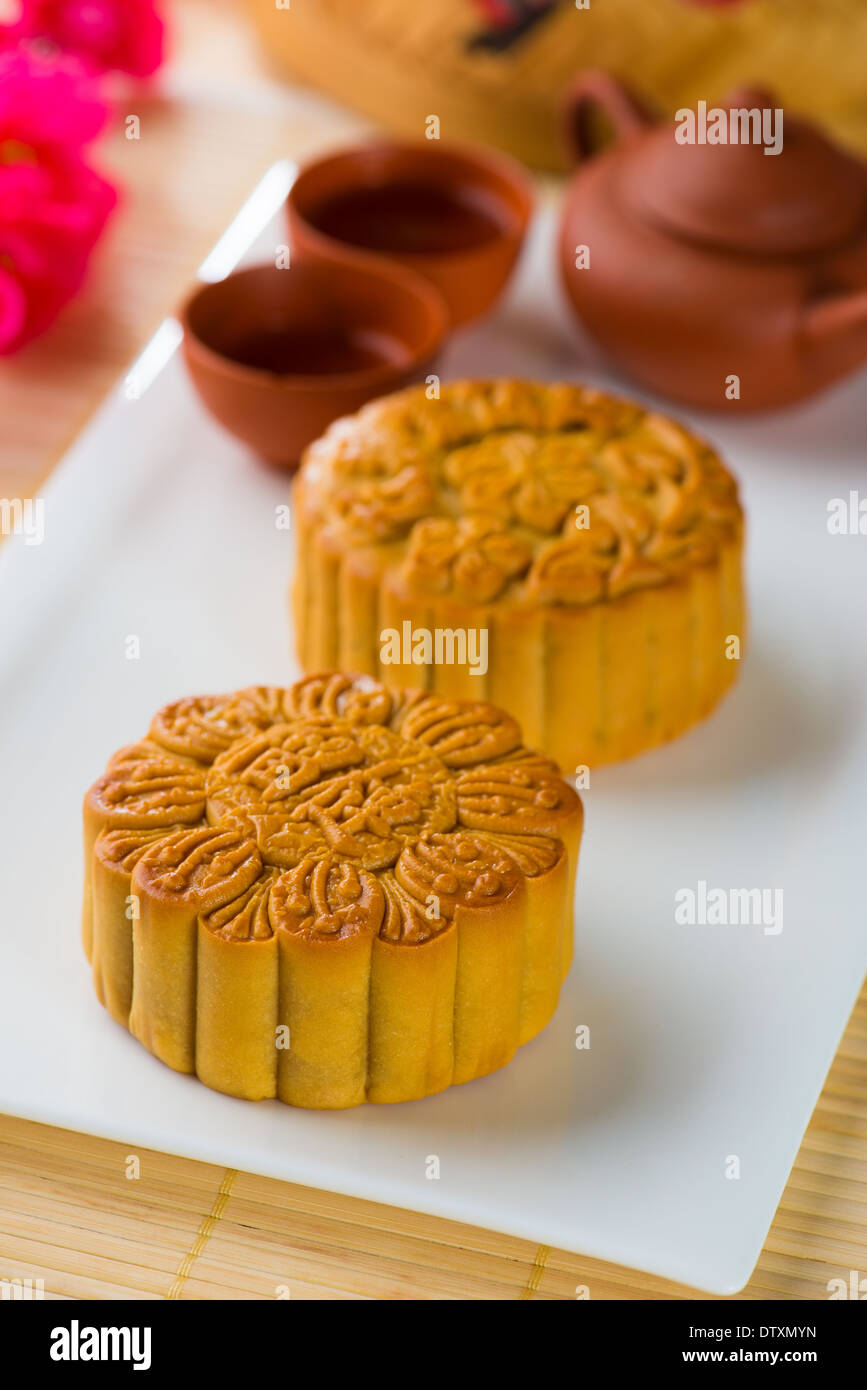 mooncake , traditional chinese foods during mid autumn festival Stock ...