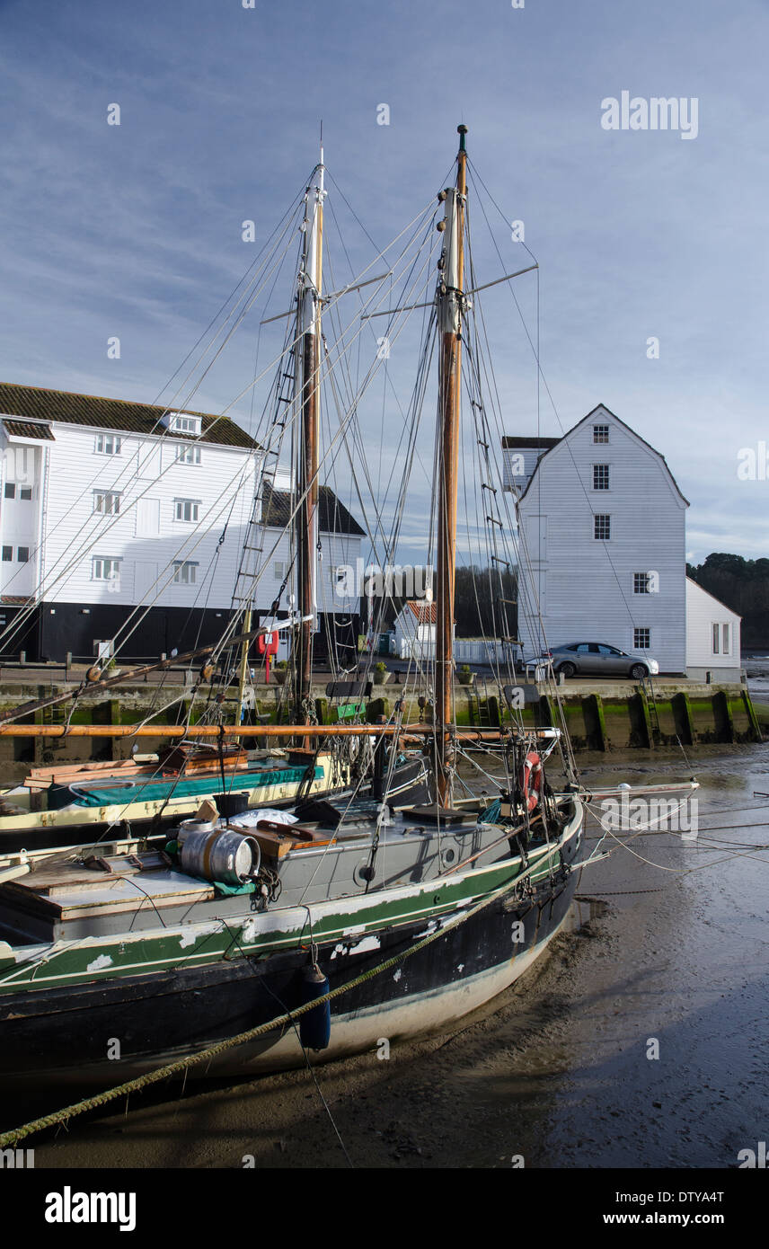 Sailing boats moored at Woodbridge on River Debden Stock Photo