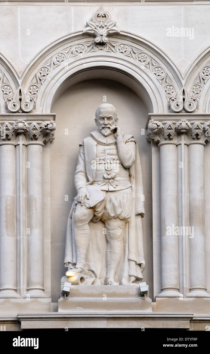 London, England, UK. Statue overlooking Holborn Viaduct Sir Hugh