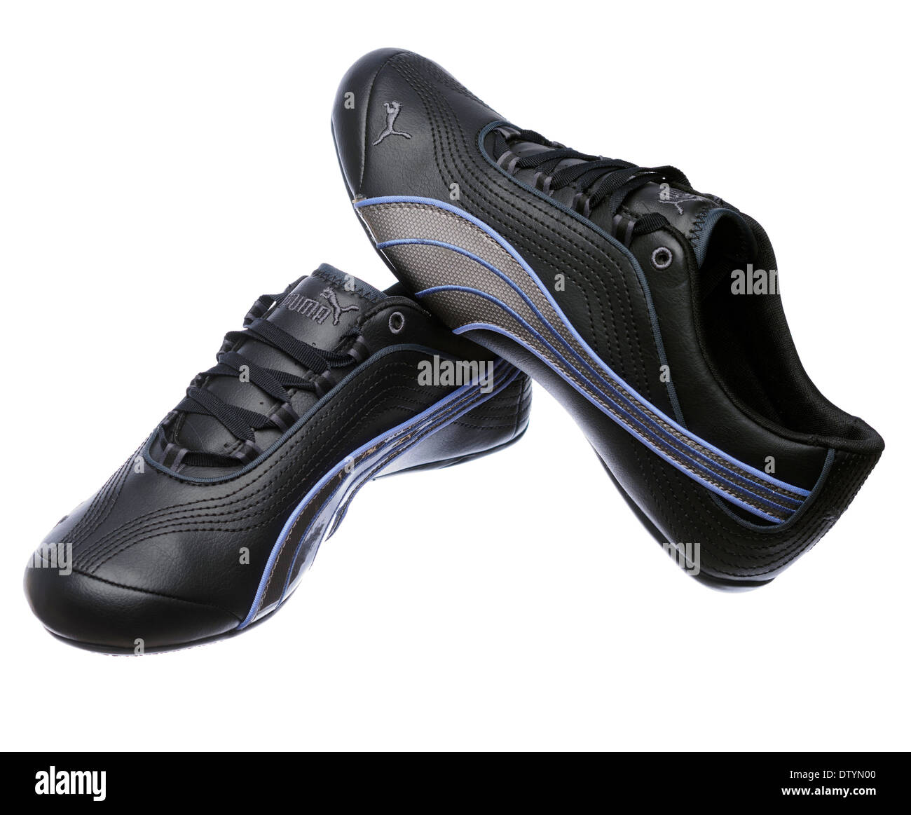 black leather Puma fitness shoes Stock 
