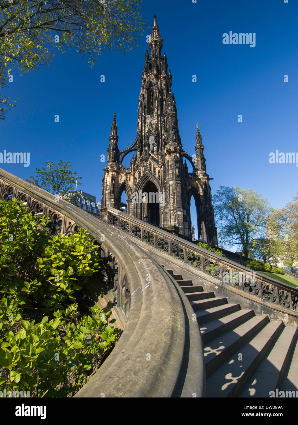 scott-monument-princes-street-gardens-edinburgh-stock-photo-alamy