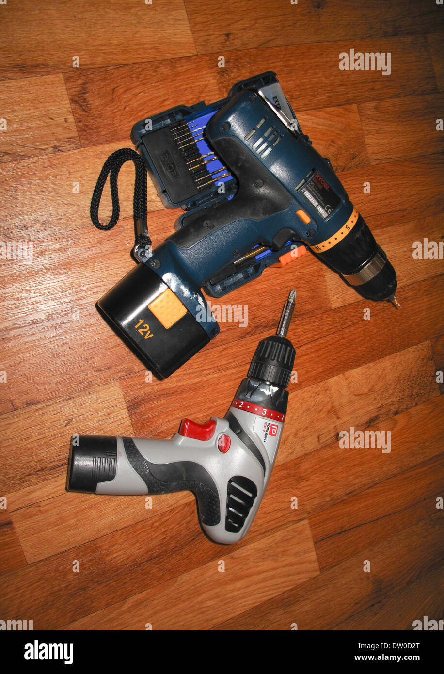 https://c8.alamy.com/comp/DW0D2T/cordless-rechargeable-drill-and-screwdriver-with-bits-DW0D2T.jpg