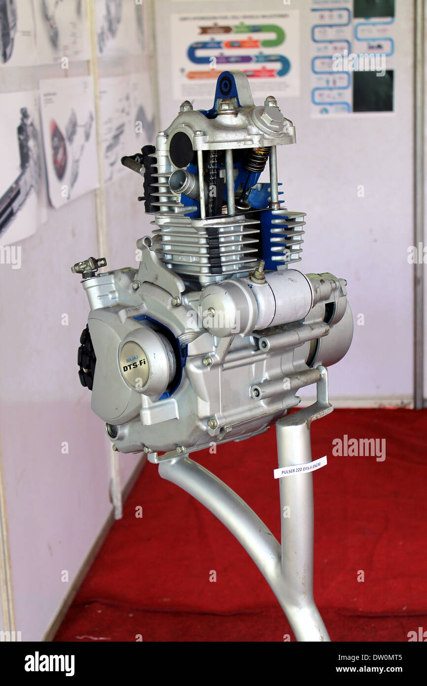 Pulsar 220 on sale engine