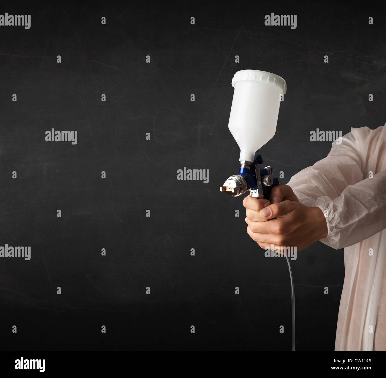 Aerosol paint spraying car hi-res stock photography and images - Alamy